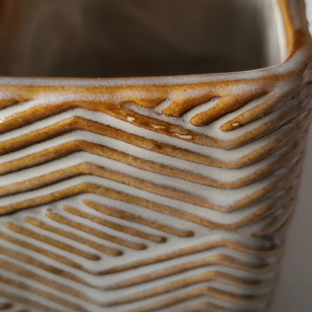 Brown & Taupey Ceramic Planter NOT Vintage - Picture 3 of 9